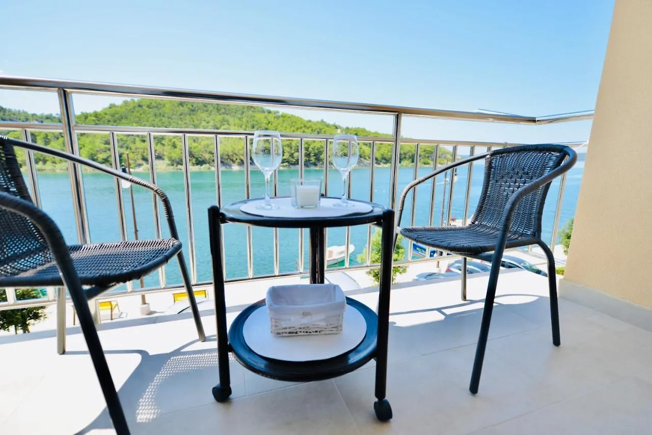 Apartment Niksa Novigrad