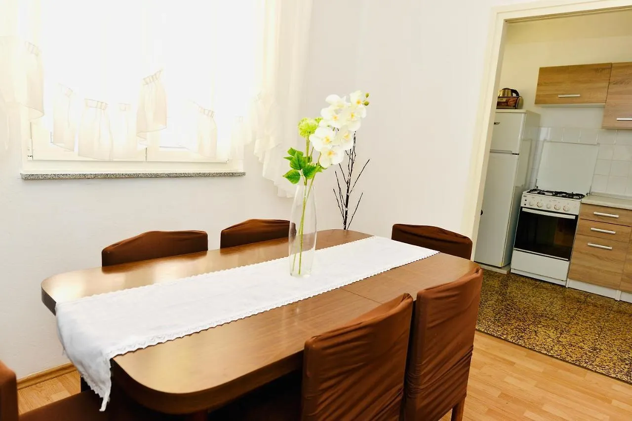 Apartment Niksa Novigrad