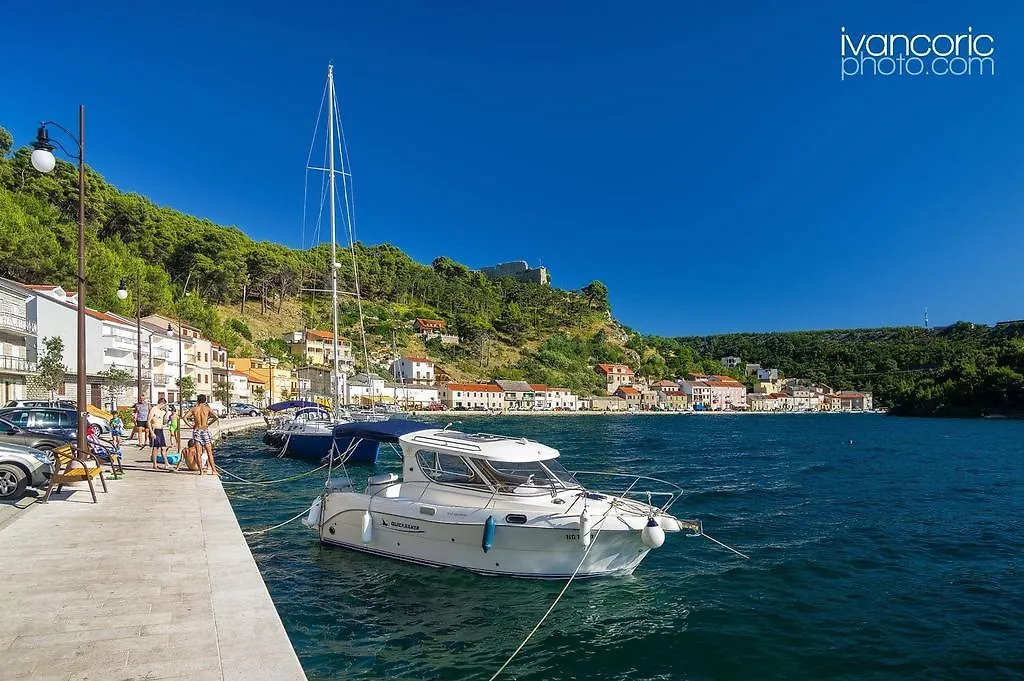 Apartment Niksa Novigrad